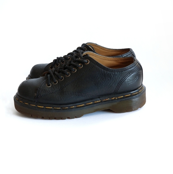 Dr. Martens Other - Dr. Martens | Vintage Classic Black Leather Shoe